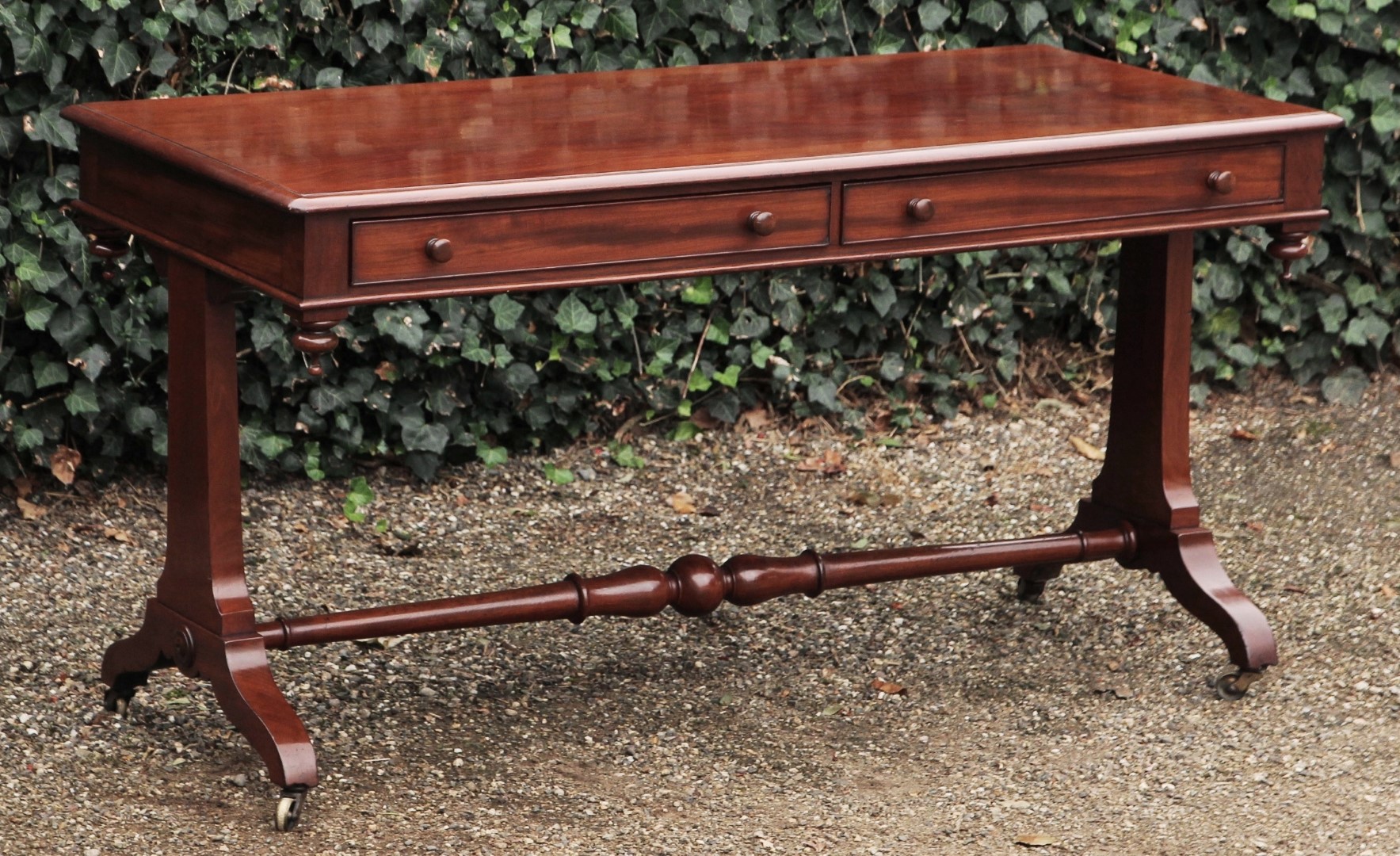 antiker-rosewood-schreibtisch